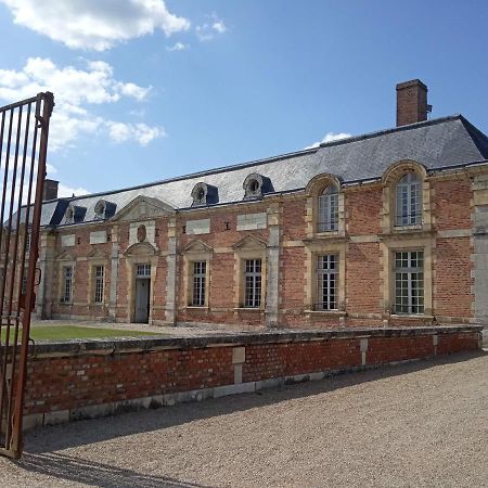 Chateau De La Ferte Saint Aubin Bed & Breakfast Exterior photo
