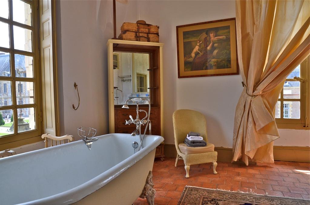 Chateau De La Ferte Saint Aubin Bed & Breakfast Room photo